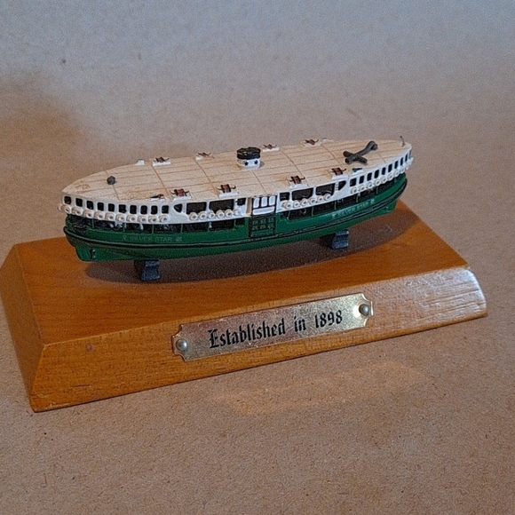 Paperweight - Picture 2 of 3